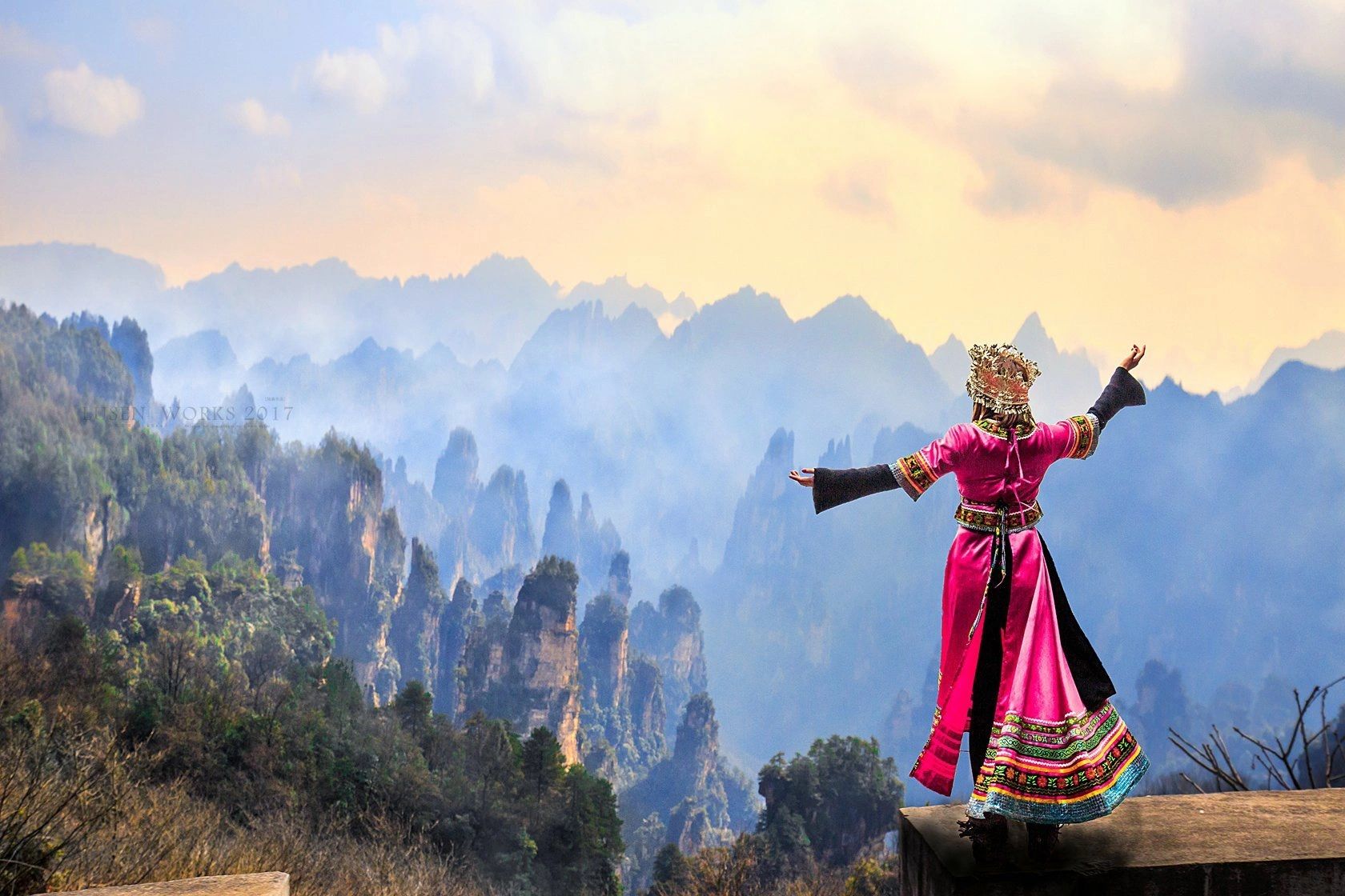 Forested sandstone pillars in Zhangjiajie